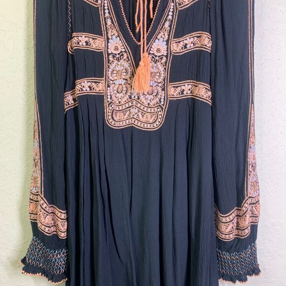FREE PEOPLE Dress Medium Wind Willow Minidress Embroidered L/S V-Neck Boho - Picture 7 of 13